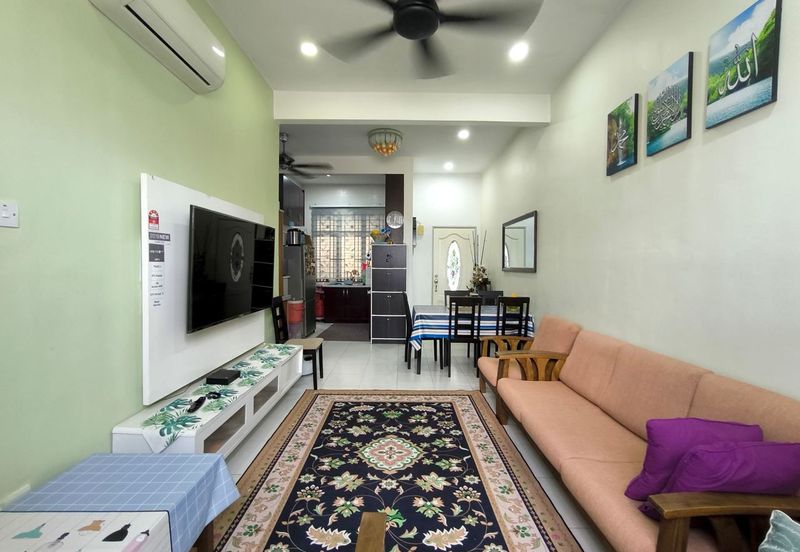 Dahlia Court Apartment