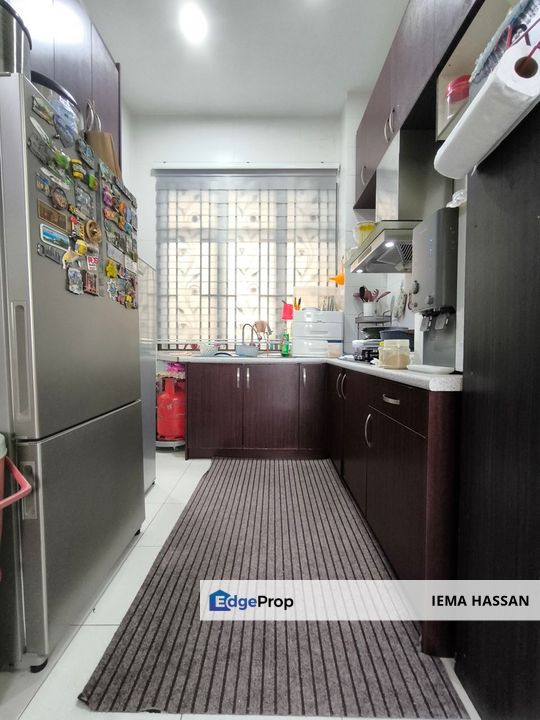 End Unit With Lift Apartment Dahlia Court Salak Tinggi Sepang, Selangor, Sepang