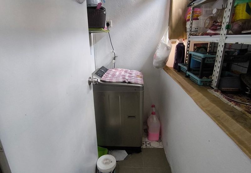 Dahlia Court Apartment