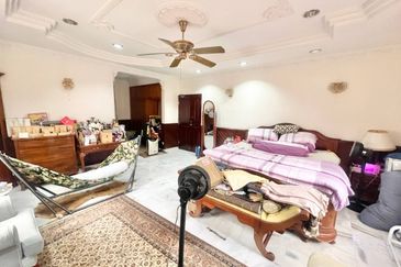 View Masjid Shah Alam 2 storey Bungalow jalan jelutong Seksyen 3 Shah Alam 