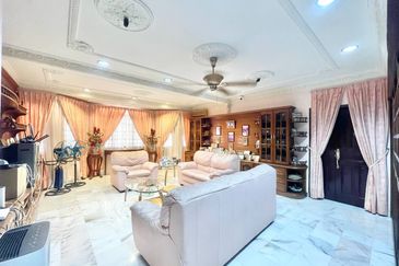 View Masjid Shah Alam 2 storey Bungalow jalan jelutong Seksyen 3 Shah Alam 