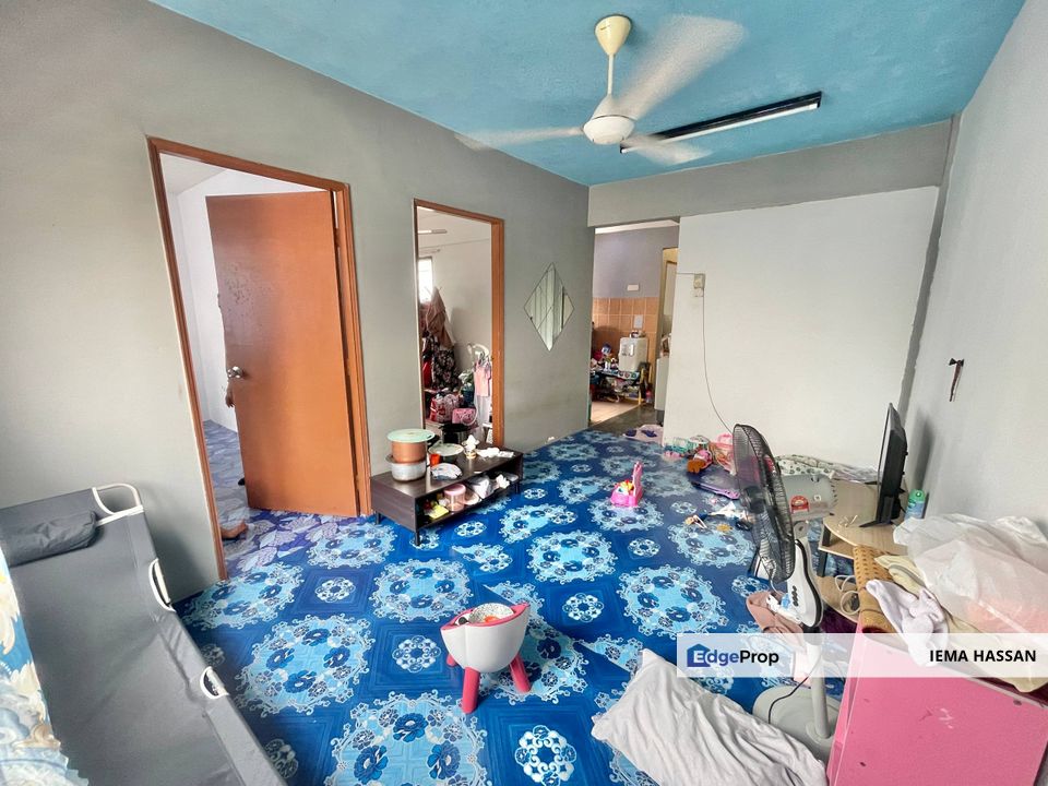 Apartment Cempakapuri 4 Desa Cempaka, Bandar Baru Nilai Negeri Sembilan, Negeri Sembilan, Seremban