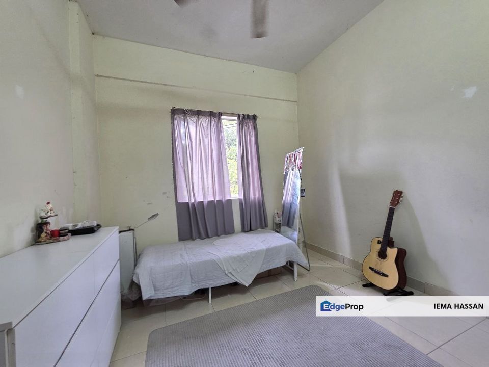End Unit Suria Tropika Apartment Sri Kembangan Selangor, Selangor, Serdang