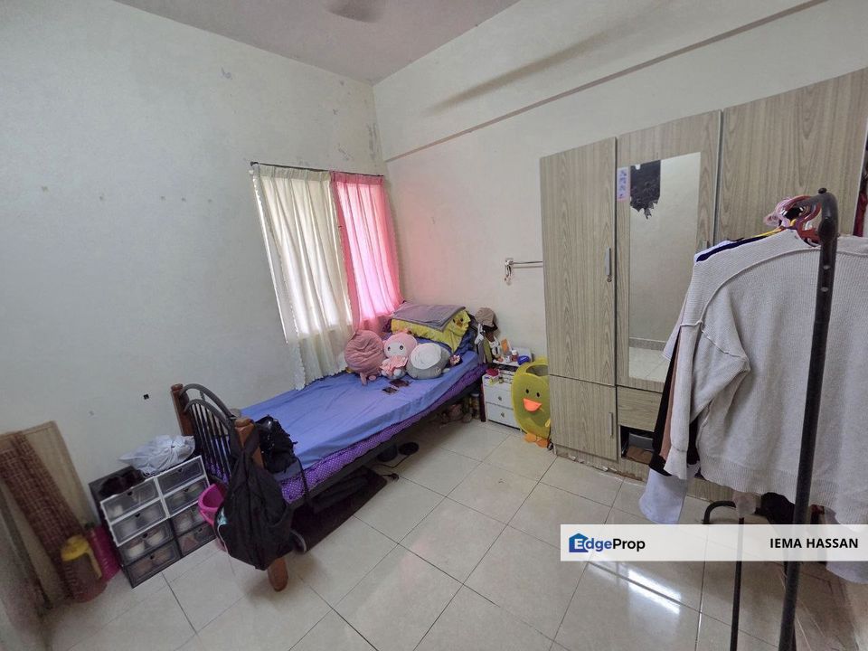 End Unit Suria Tropika Apartment Sri Kembangan Selangor, Selangor, Serdang