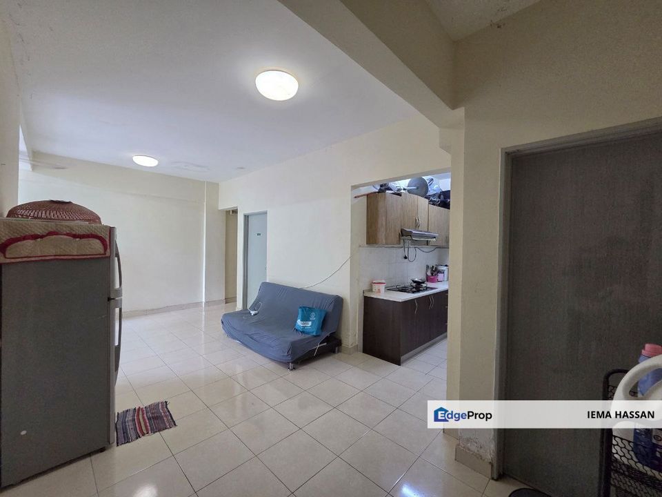 End Unit Suria Tropika Apartment Sri Kembangan Selangor, Selangor, Serdang