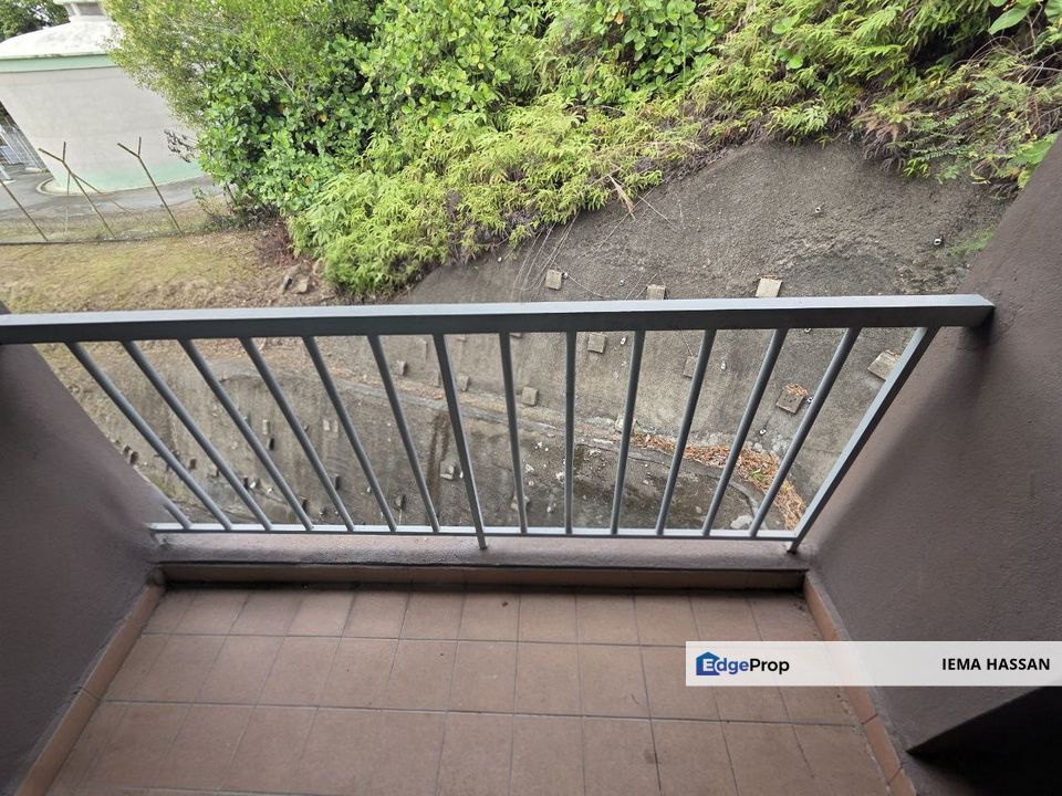 End Unit Suria Tropika Apartment Sri Kembangan Selangor, Selangor, Serdang