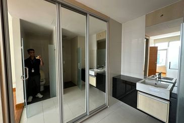 Dua Sentral Residential Tower