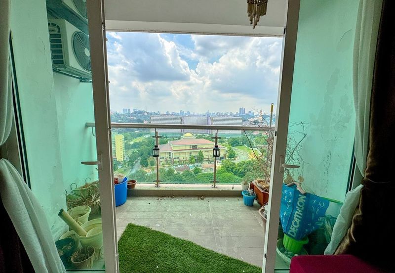 Royal Regent Sri Putramas III