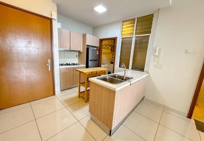 Royal Regent Sri Putramas III