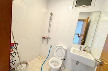 Royal Regent Sri Putramas III