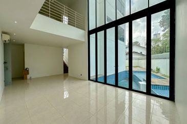 3 Storey Bungalow with Lift Pool Rooftop Kuala Lumpur
