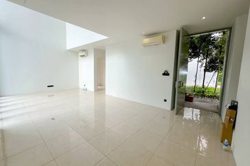3 Storey Bungalow with Lift Pool Rooftop Kuala Lumpur