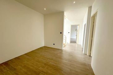 3 Storey Bungalow with Lift Pool Rooftop Kuala Lumpur