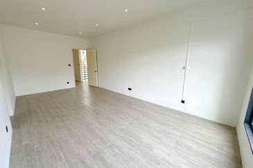 3 Storey Bungalow with Lift Pool Rooftop Kuala Lumpur