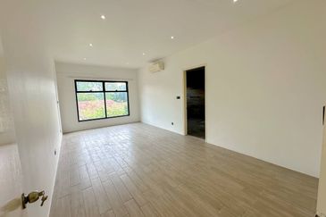 3 Storey Bungalow with Lift Pool Rooftop Kuala Lumpur