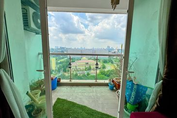 Royal Regent Sri Putramas III