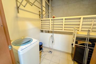 Royal Regent Sri Putramas III