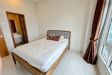 Royal Regent Sri Putramas III