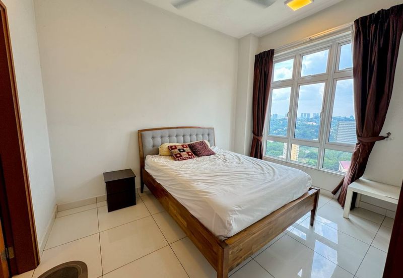 Royal Regent Sri Putramas III