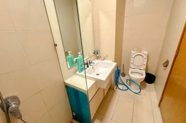 Royal Regent Sri Putramas III