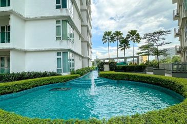 Royal Regent Sri Putramas III