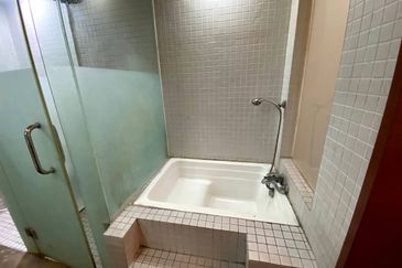 10 Semantan Suites (Sematan Avenue)