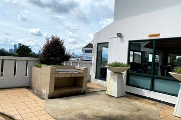 10 Semantan Suites (Sematan Avenue)