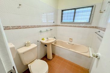 Gated & Guarded 2 Storey Bungalow Section 17 PJ Petaling Jaya Newly Refurbished