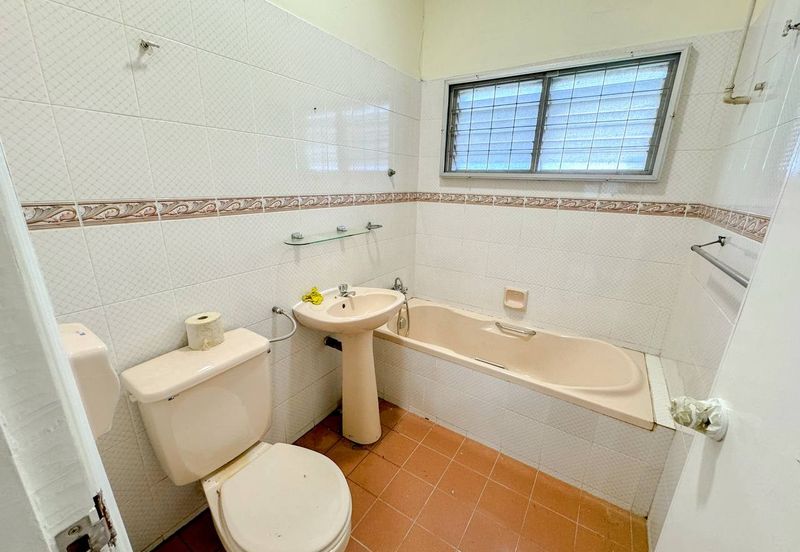 Gated & Guarded 2 Storey Bungalow Section 17 PJ Petaling Jaya Newly Refurbished