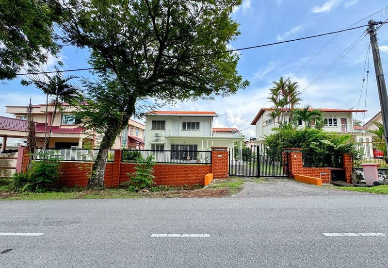 Gated & Guarded 2 Storey Bungalow Section 17 PJ Petaling Jaya Newly Refurbished