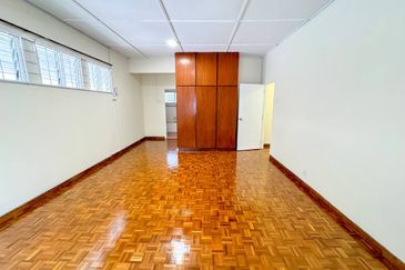 Gated & Guarded 2 Storey Bungalow Section 17 PJ Petaling Jaya Newly Refurbished