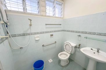 Gated & Guarded 2 Storey Bungalow Section 17 PJ Petaling Jaya Newly Refurbished