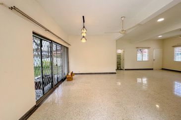 Gated & Guarded 2 Storey Bungalow Section 17 PJ Petaling Jaya Newly Refurbished