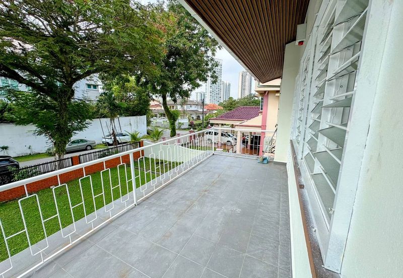 Gated & Guarded 2 Storey Bungalow Section 17 PJ Petaling Jaya Newly Refurbished