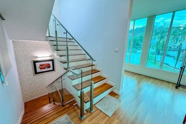 Rafflesia @ The Hill