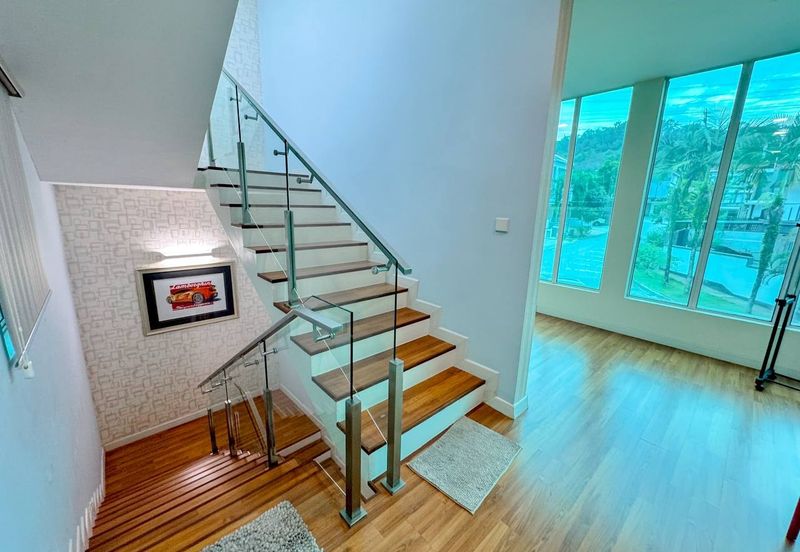 Rafflesia @ The Hill