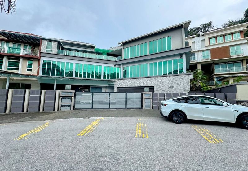 Rafflesia @ The Hill