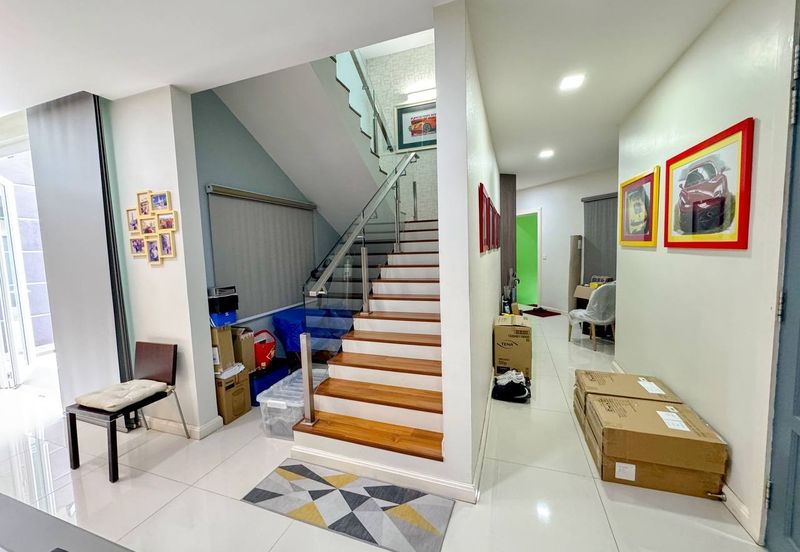 Rafflesia @ The Hill