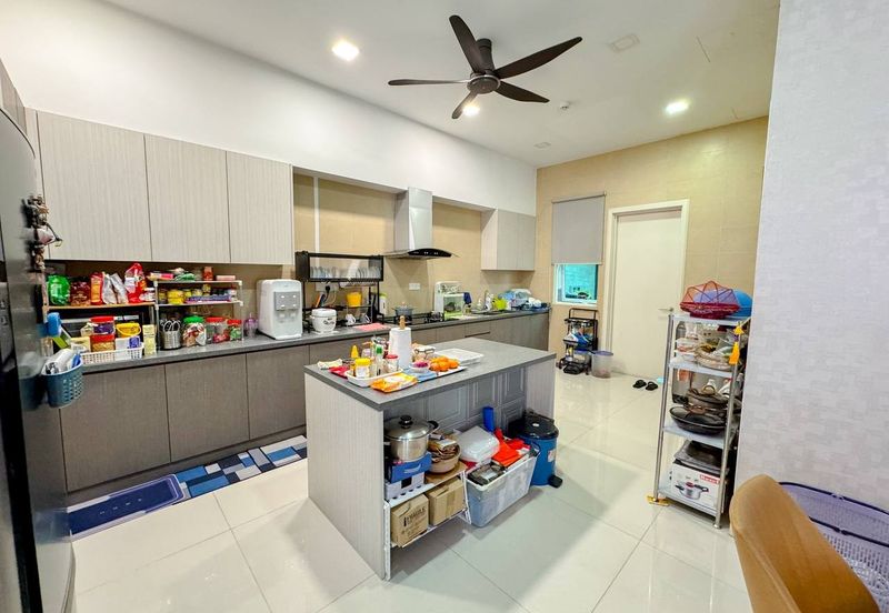 Rafflesia @ The Hill