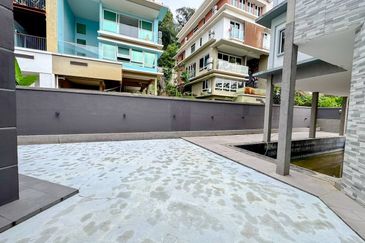 Rafflesia @ The Hill