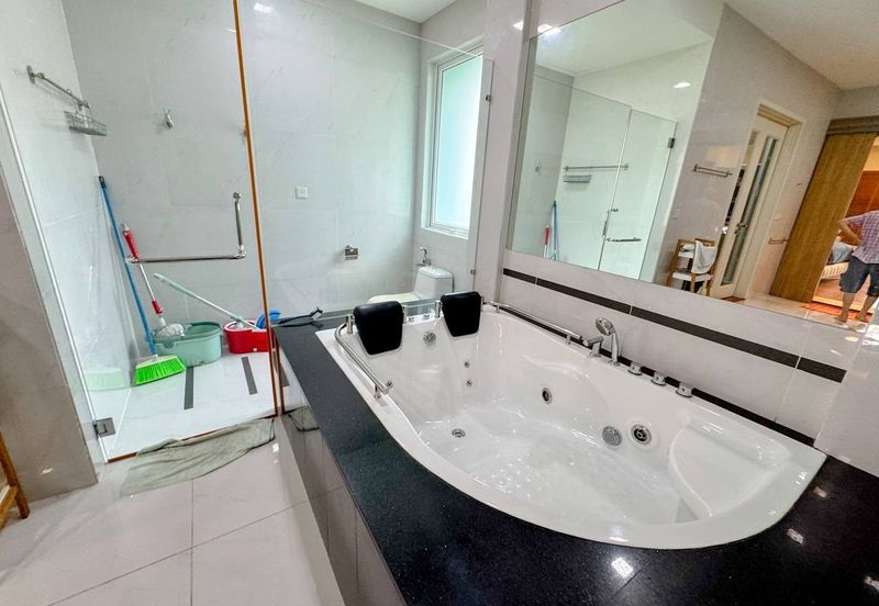 Rafflesia @ The Hill