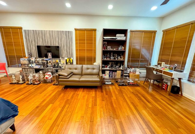 Rafflesia @ The Hill