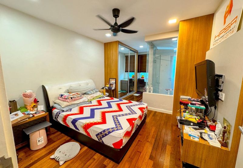 Rafflesia @ The Hill