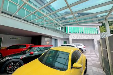 Rafflesia @ The Hill