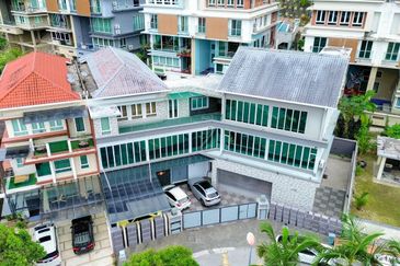 Rafflesia @ The Hill