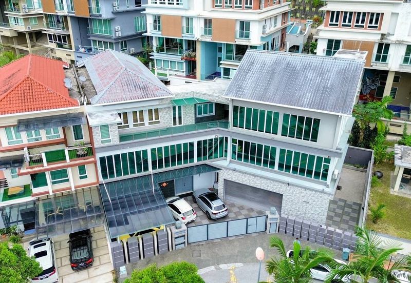 Rafflesia @ The Hill