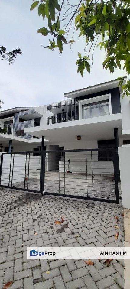 2 storey super link Terrace Summerglades Cyberjaya, Selangor, Cyberjaya
