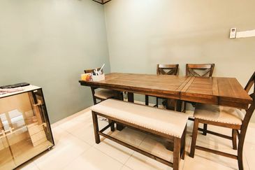 Fully Furnished 3 storey terrace house @ Taman Denai Puchong 