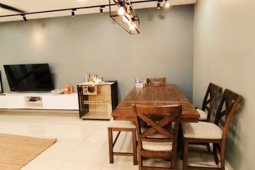 Fully Furnished 3 storey terrace house @ Taman Denai Puchong 