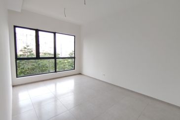 Newly Completed Edgewood Residences @ SkySanctuary Long Balcony For Sale